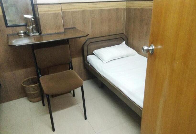 标准三人间, Sri Saraswathi Lodge
