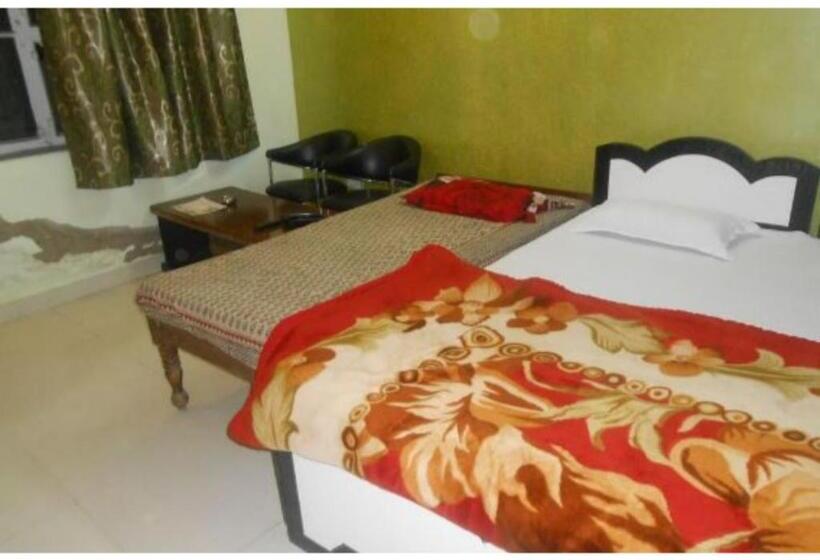 豪华三人间, Well Furnished Rooms In Pushkar