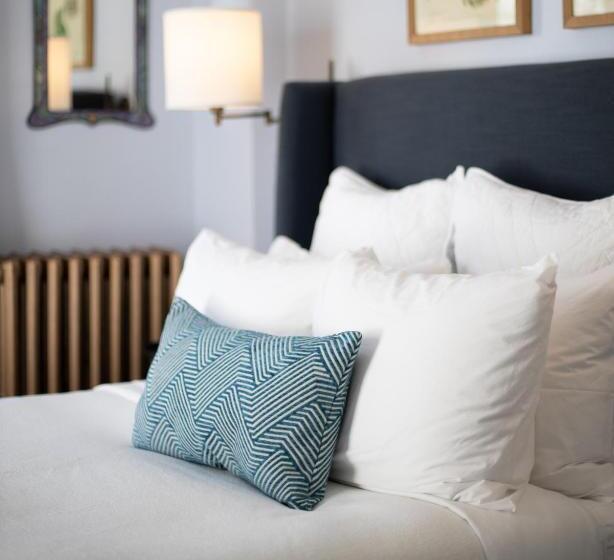 Номер Deluxe, The Water Street Inn