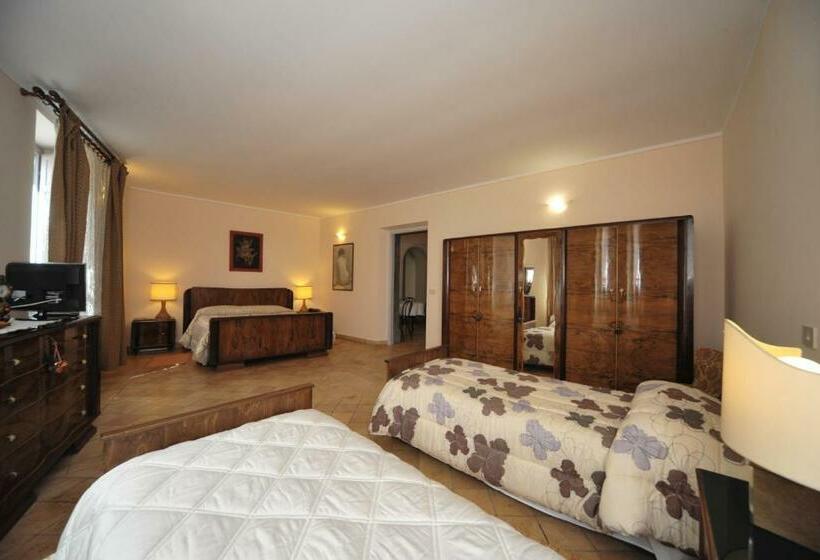 Family Suite, Romantica Pucci
