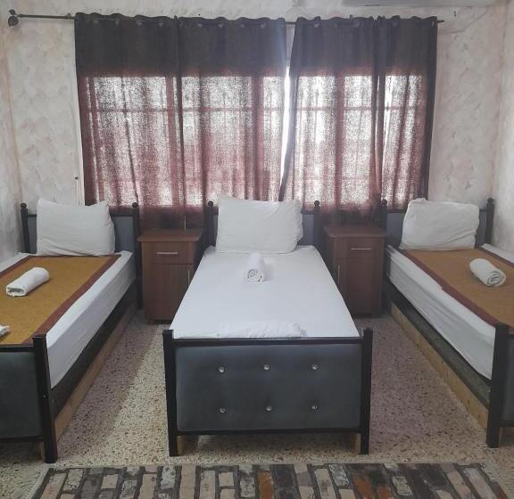 اتاق استاندارد سه نفره, Magtas