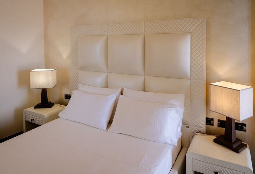 Люкс Deluxe Вид на Море, Resort Faro Di Punta Fenaio