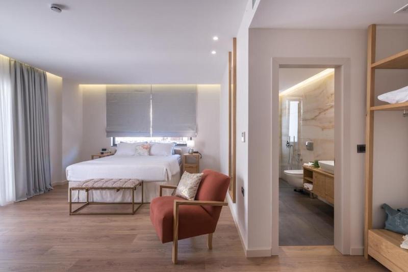 デラックススイート, Glow Boutique Hotel & Suites