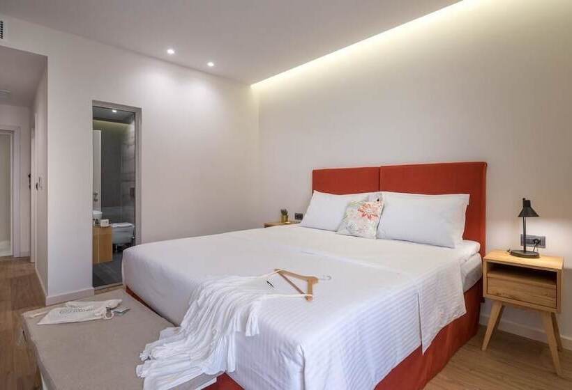 バルコニー付きスタンダードルーム, Glow Boutique Hotel & Suites