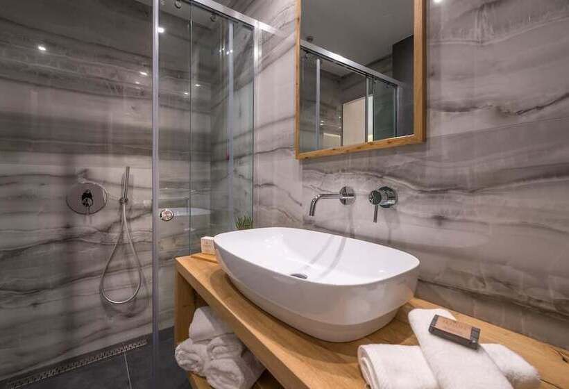 サイドシービュージュニアスイート, Glow Boutique Hotel & Suites