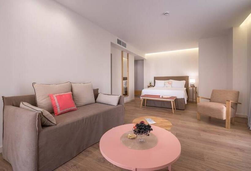 サイドシービュージュニアスイート, Glow Boutique Hotel & Suites