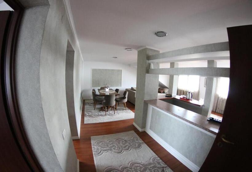 디럭스 스튜디오, Casa Bucovineana