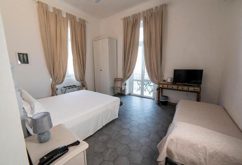 Triple Room Sea View, Miramare
