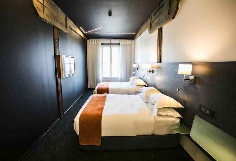Номер Стандарт, Onomo Hotel Waterfront