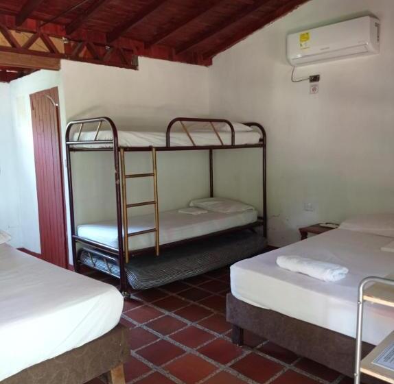 Семейное Бунгало, Las Cabanas De Pino Hostel
