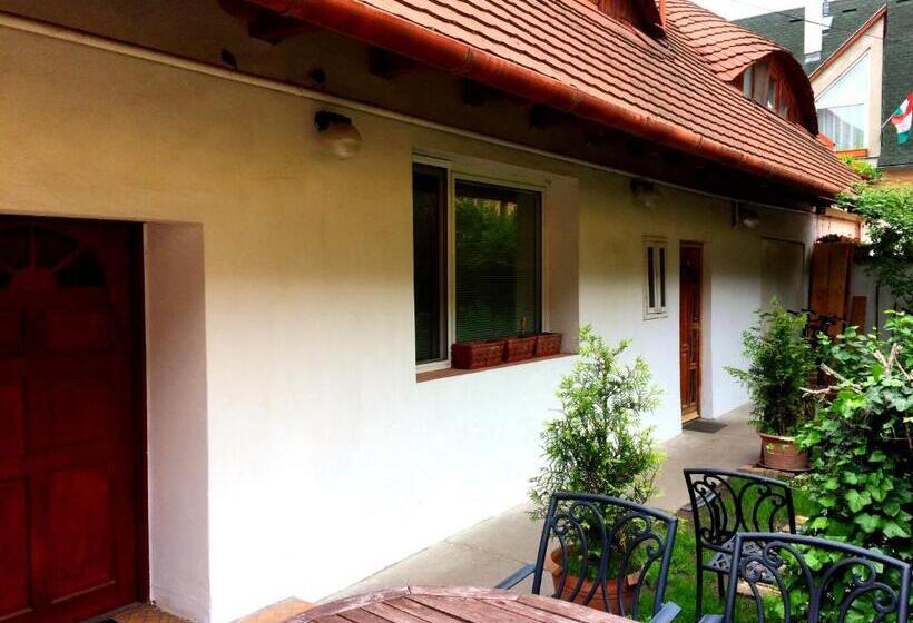 Семейный Номер, Eszterhazy Guesthouse
