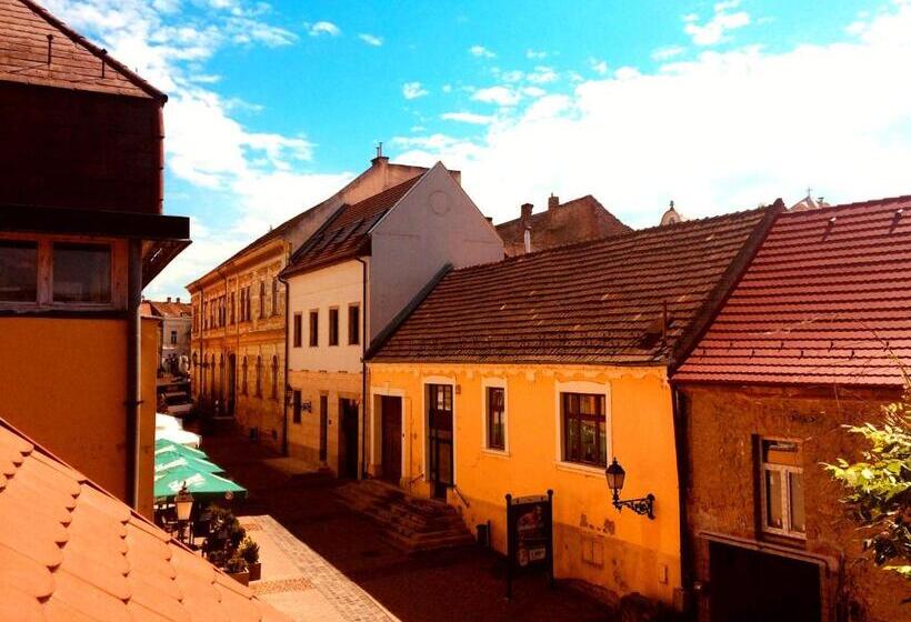 Семейный Номер, Eszterhazy Guesthouse