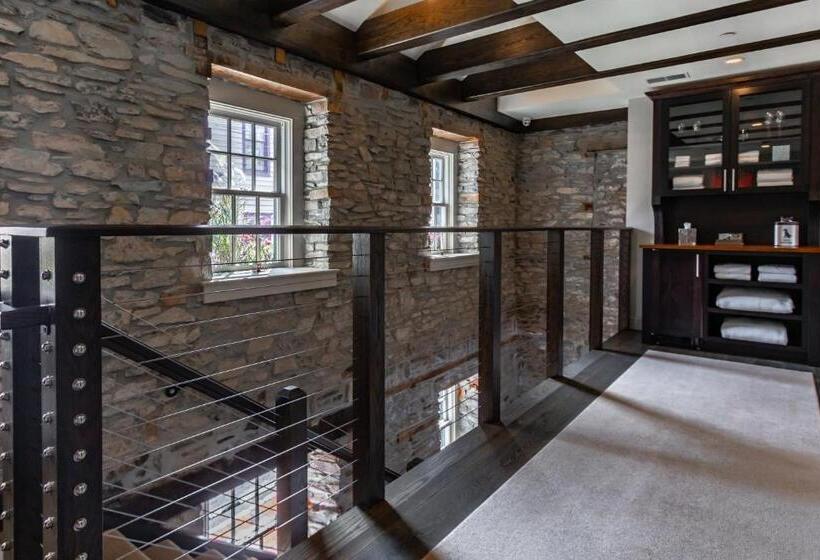 Люкс Deluxe Кровать Кинг, Carriage House New Hope