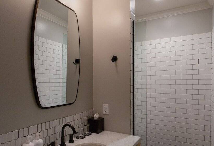 Студия Superior, Atticus