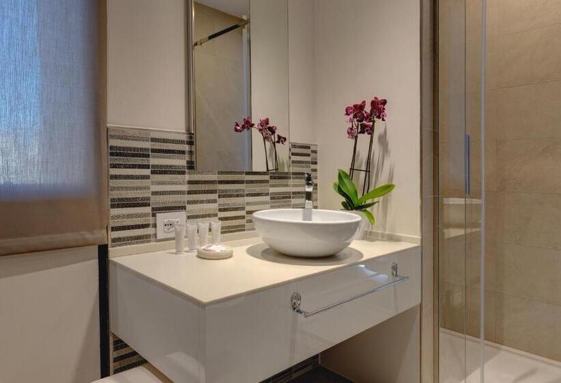 اتاق سوپریور سه تخته, Fly Deco