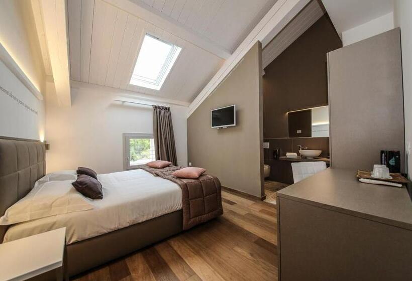 Номер Deluxe, K Farm