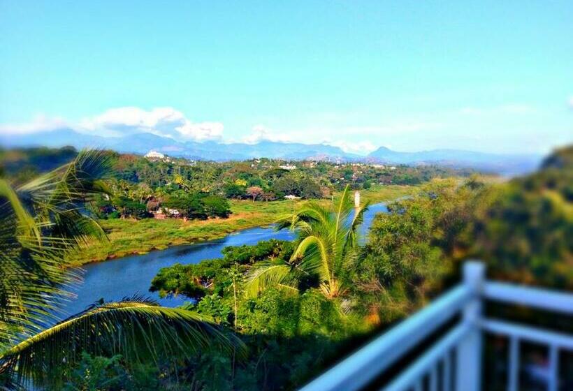 带景观的三人标准房间, Mahaweli View Inn