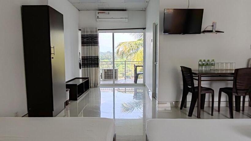 家庭间, Mahaweli View Inn