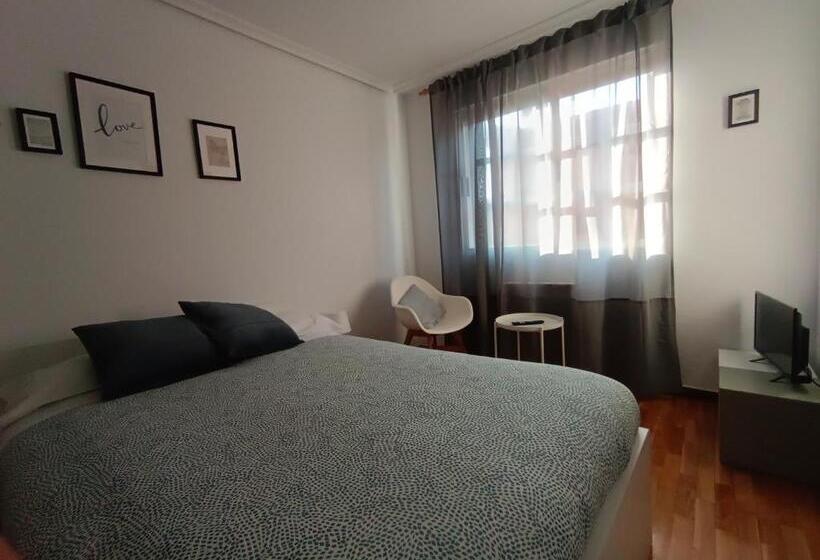 침실 4개 주택, El Portazgo Restaurante Hostal La Cisterniga
