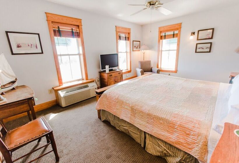 Номер Премиум Индивидуальный, Roanoke Island Inn
