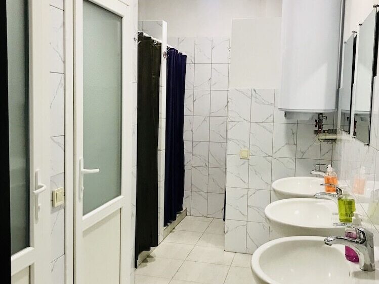 اتاق استاندارد با تخت‌های تاشو, Pid Vysokym Zamkom Hostel