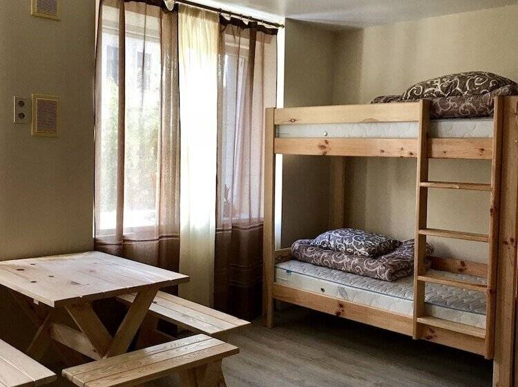 اتاق استاندارد با تخت‌های تاشو, Pid Vysokym Zamkom Hostel