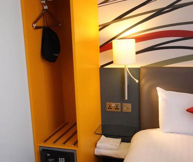 Номер Стандартный Кровать Куин, Sleeperz Hotel Dundee