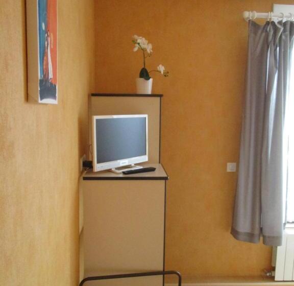 Номер Стандарт Вид на Сад, Auberge Au Bon Accueil