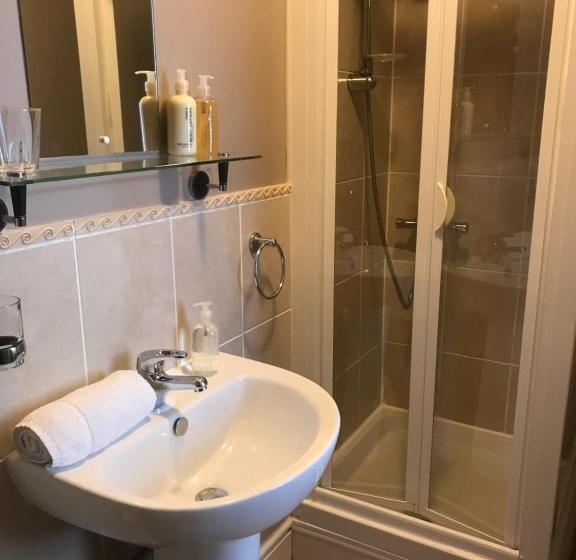 Номер Стандарт Боковой Вид на Море, Endeavour Guest House