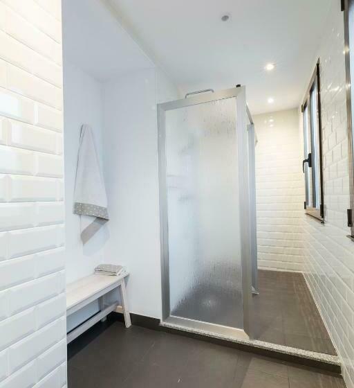 디럭스 룸 킹사이즈 침대, Albergue O Candil