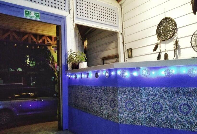 اتاق استاندارد سه نفره, Riad Lola