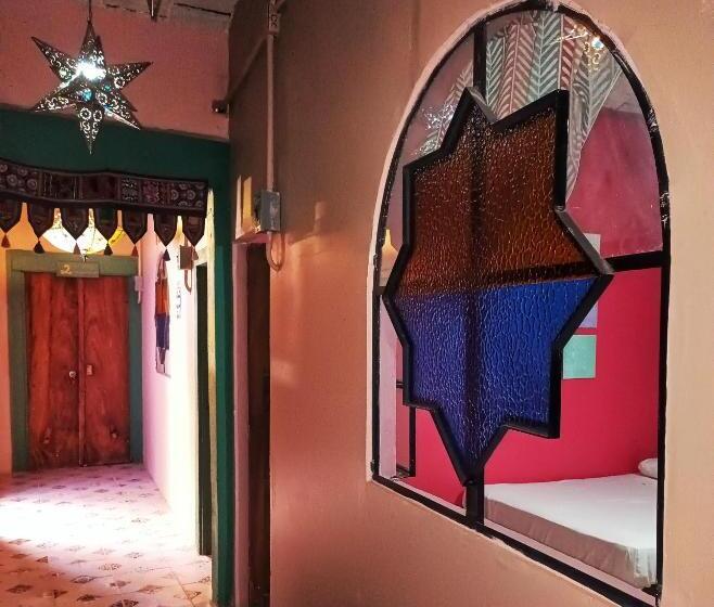 اتاق استاندارد چهار تخته, Riad Lola