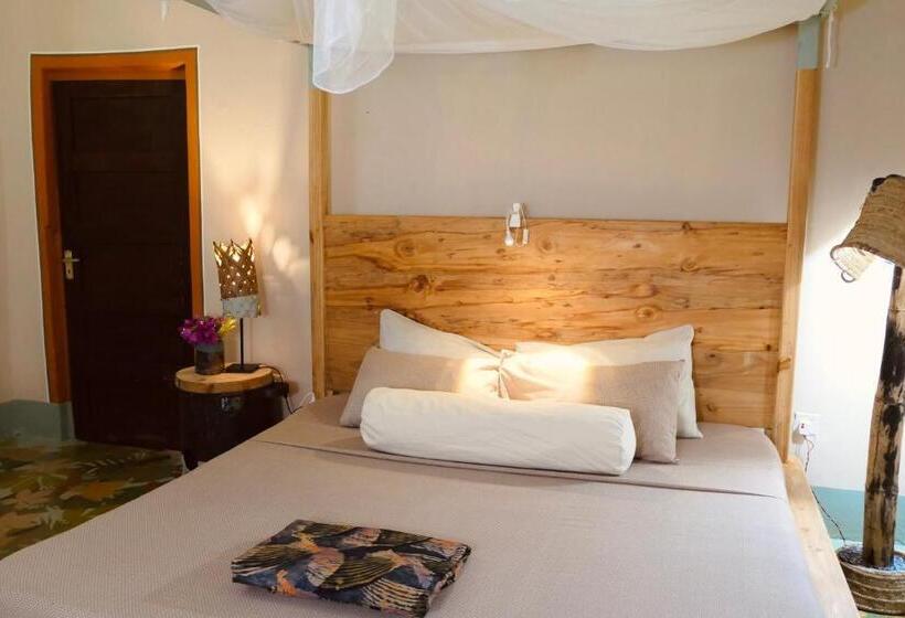 Quarto Estandar Cama King, Mama Root