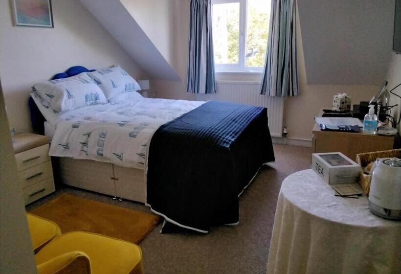 Номер Стандарт, Summat Else B & B