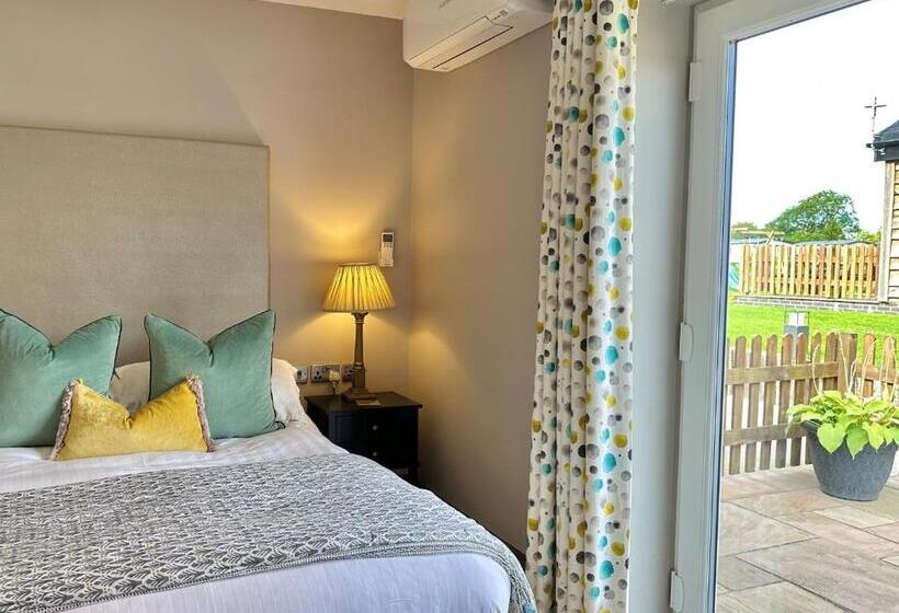 Quarto Estandar 2 Camas Casal, Grange Farm Park