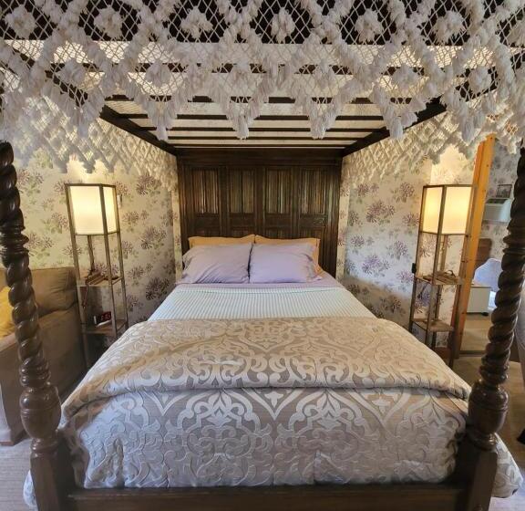套房, Whisperin' Pines Chalet