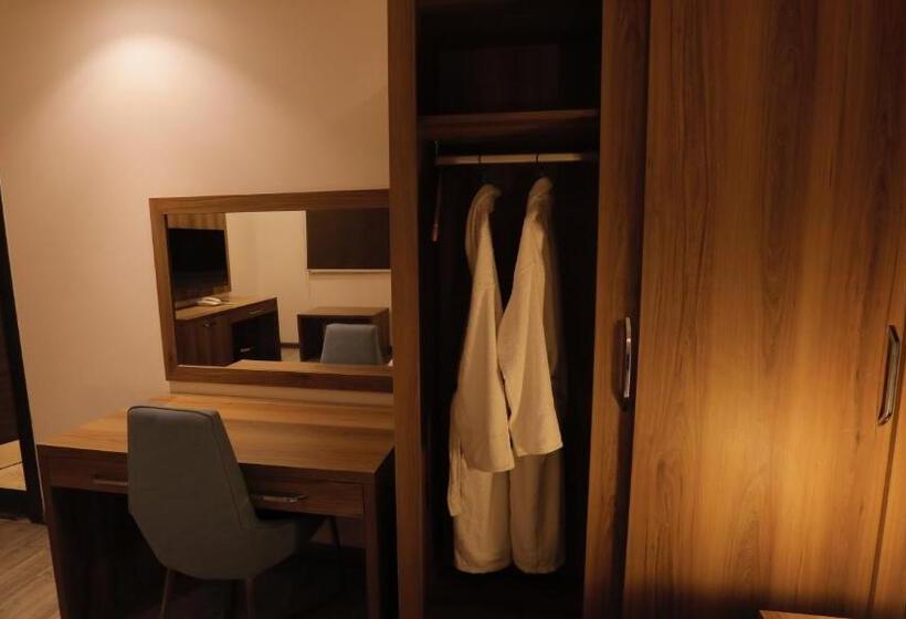 Королевский Люкс, ستاى ان السلامه غرف واجنحه فندقيه Stay Inn Suites
