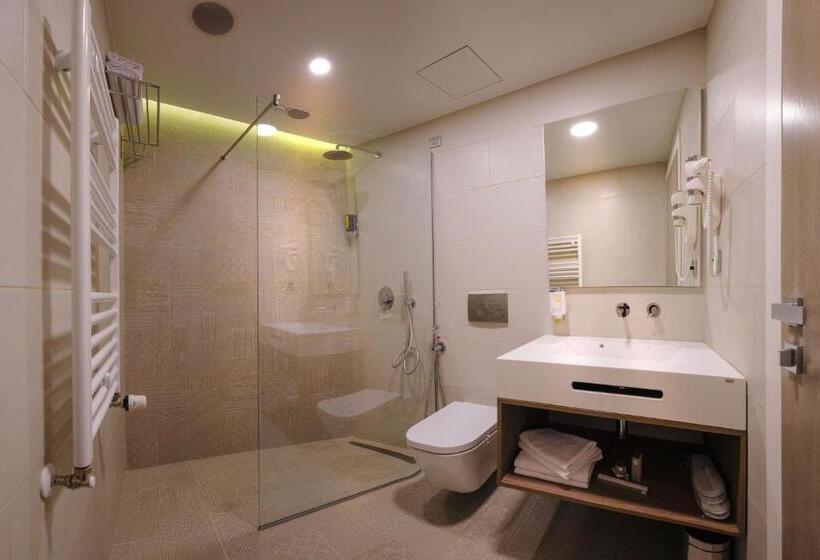 آپارتمان 1 خوابه با بالکن, Plaza35