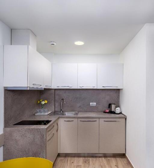 1 Bedroom Apartment City View, Plaza35