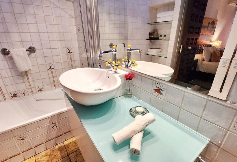 اتاق لوکس, Entre Dos Aguas Hotel Boutique