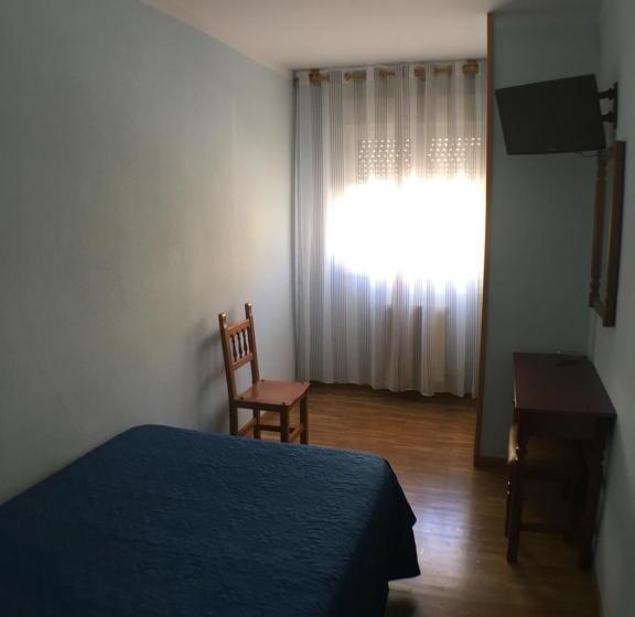 اتاق استاندارد یک نفره, Hostal Ec Leon