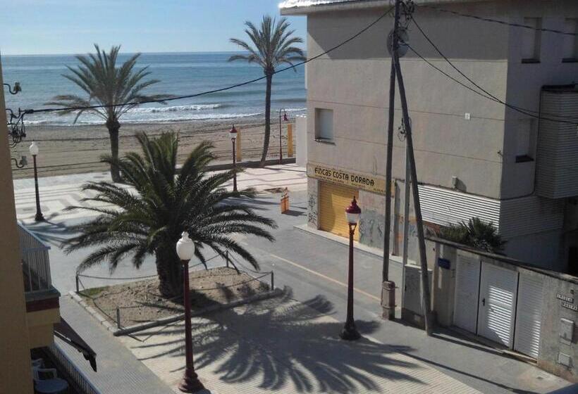 اتاق استاندارد با چشم‌انداز دریا, Hostal Cubelles