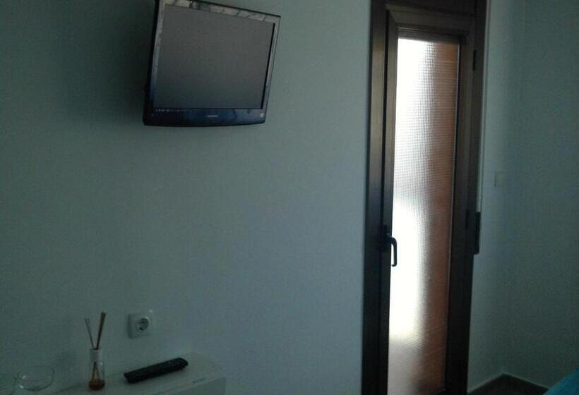 اتاق استاندارد با چشم‌انداز دریا, Hostal Cubelles