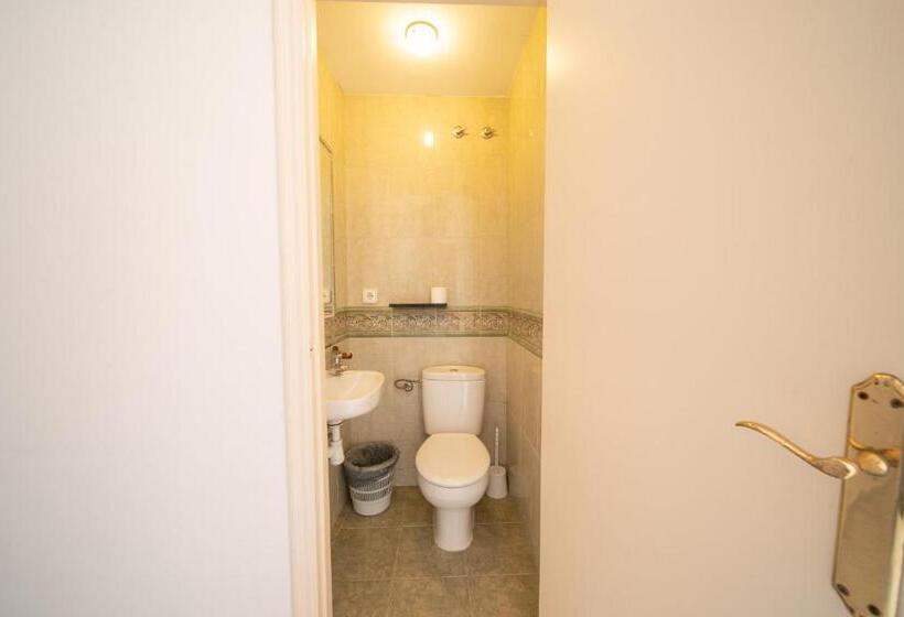 Номер Стандарт Индивидуальный с Балконом, Hostal Bonanza