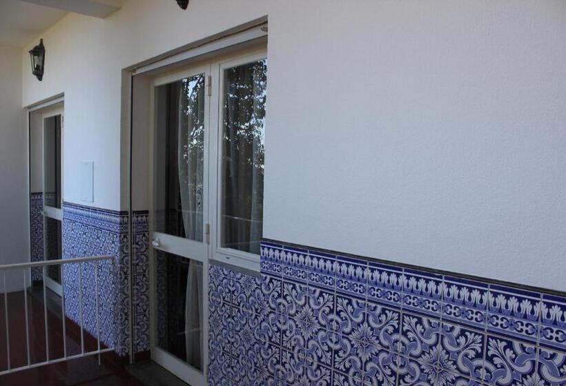 발코니가 있는 4인용 스탠다드 룸, Cascais Jasmim Doce