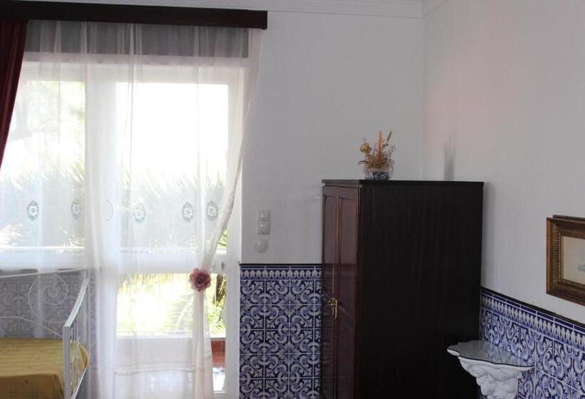 발코니가 있는 4인용 스탠다드 룸, Cascais Jasmim Doce