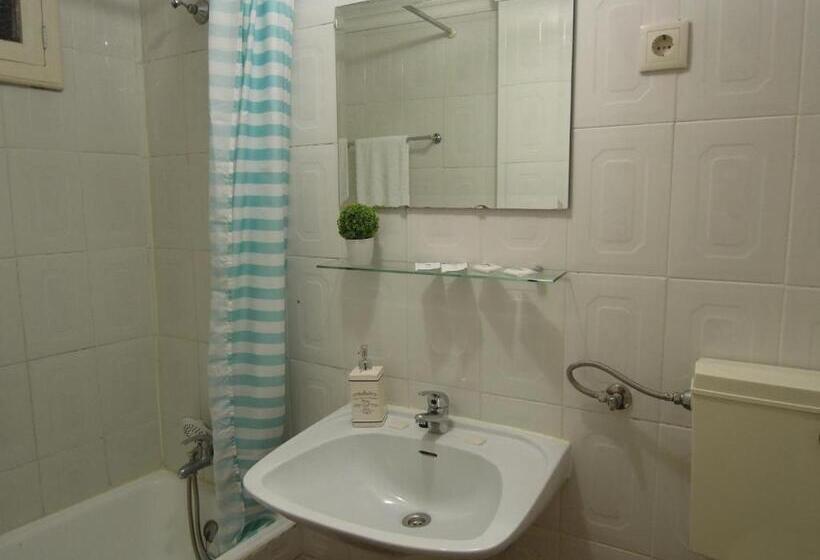 Четырехместный Номер Стандарт, Ester Guest House