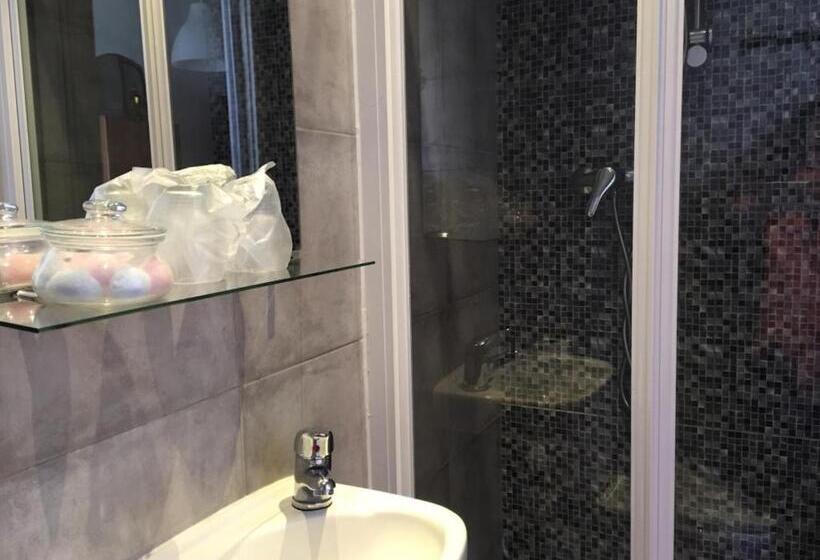 اتاق استاندارد, Guest House Guerra Junqueiro