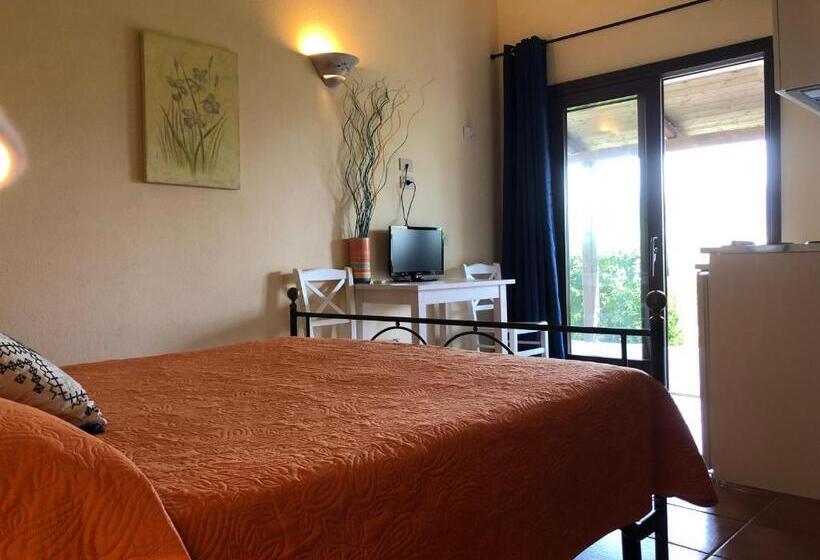 Студио Стандарт Вид на Сад, Agriturismo Campesi Casale Tra Le Vigne