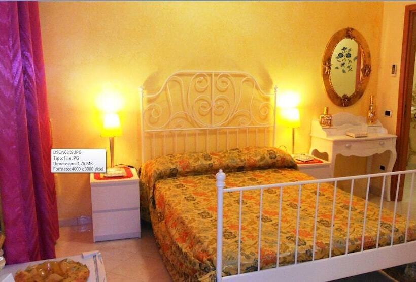اتاق سه نفره سلطنتی, B&b Perla Di Corso Savoia